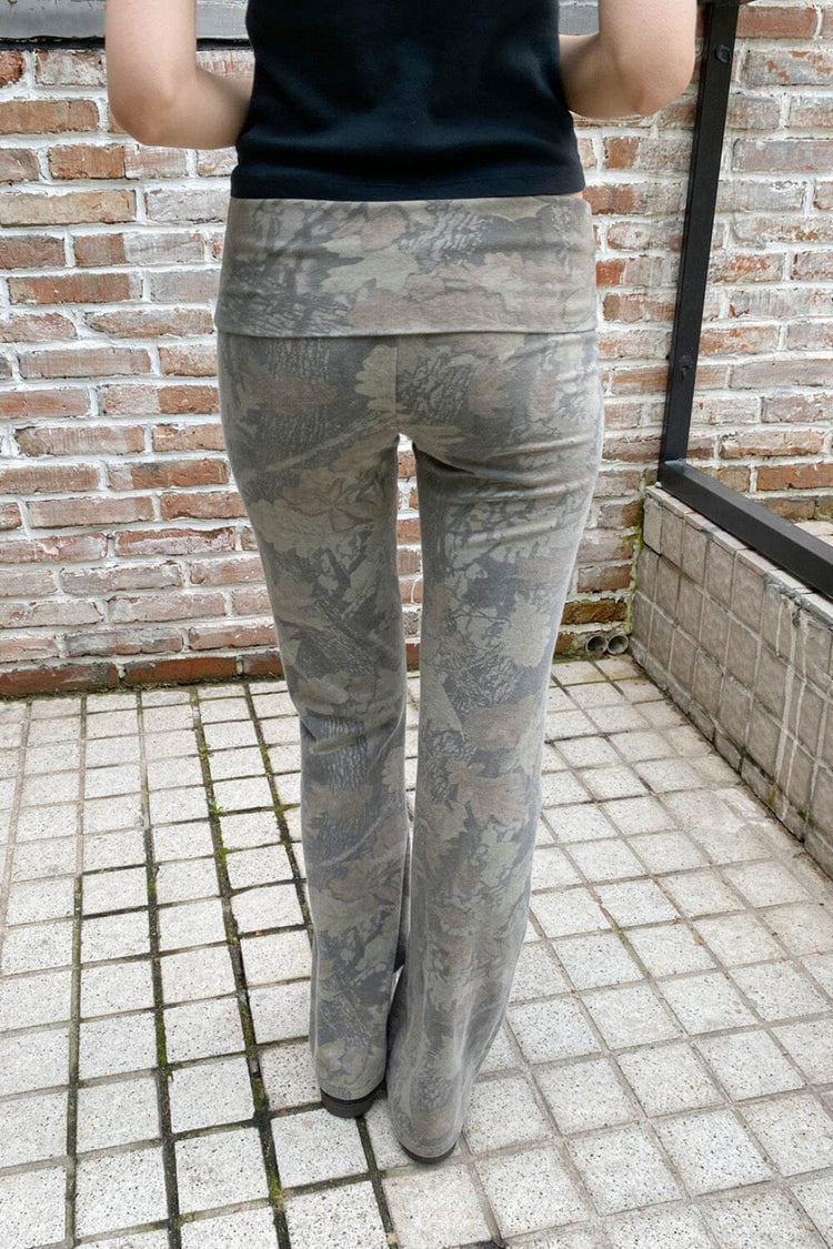 Brandy Melville Signature / Priscilla Camouflage Pants