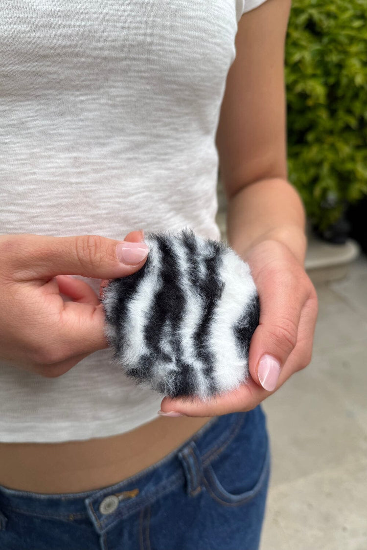Brandy Melville Featured / Faux Fur Mirror