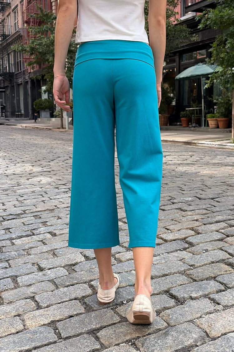 Brandy Melville Discount / Priscilla Capri Pants