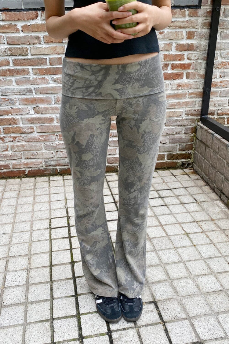 Brandy Melville Signature / Priscilla Camouflage Pants