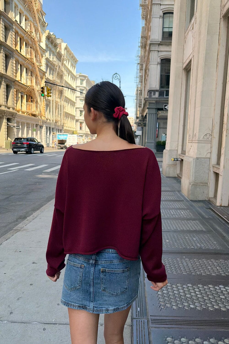 Brandy Melville Best Seller / Cameron Cropped Sweater