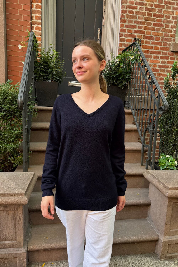 Brandy Melville Customer Favorite / Martha V-Neck Sweater