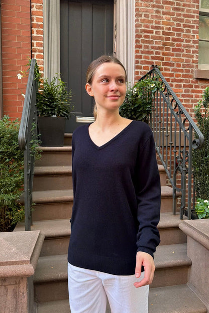 Brandy Melville Customer Favorite / Martha V-Neck Sweater