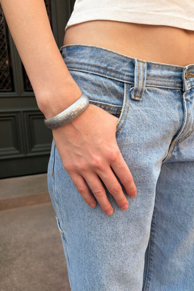 Brandy Melville Popular / Floral Engraved Bracelet