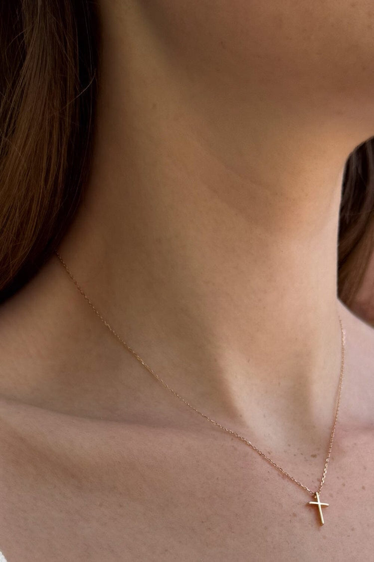 Brandy Melville Trending / Cross Necklace