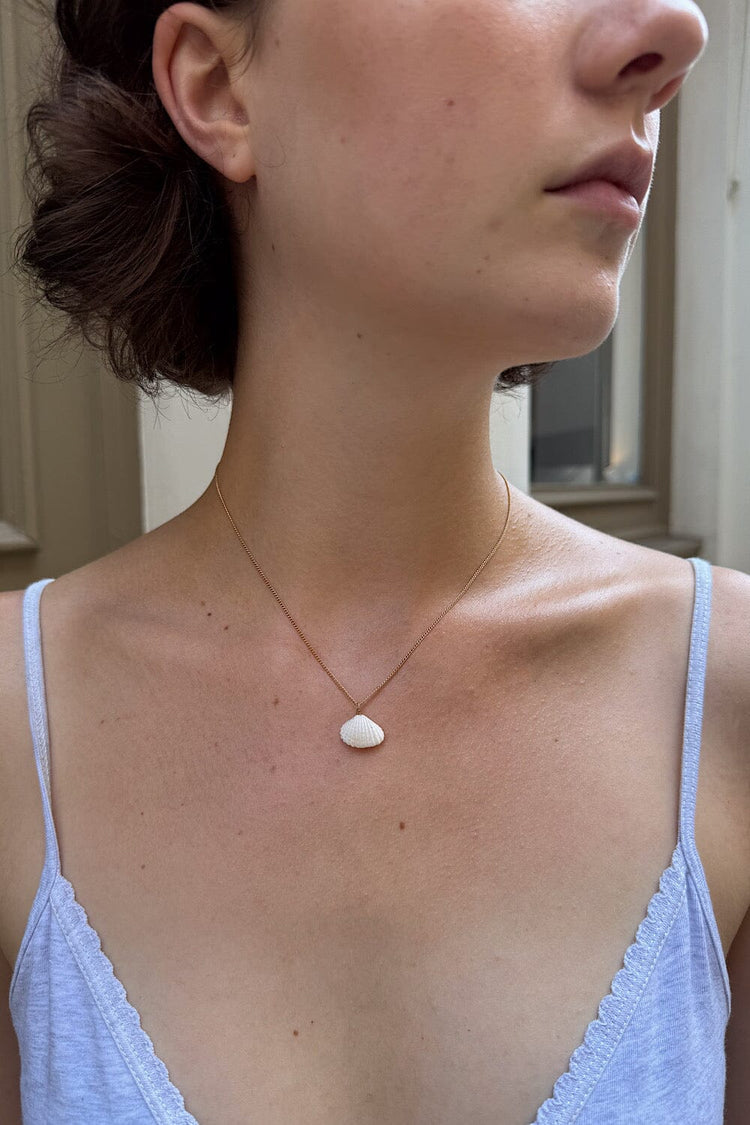 Brandy Melville Discount / Seashell Necklace