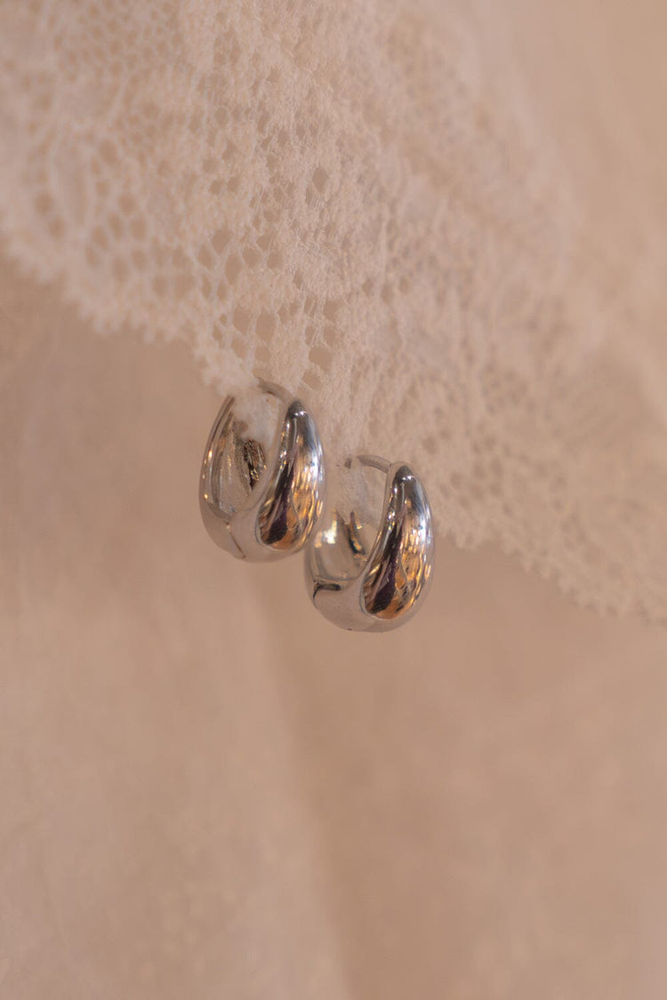 Brandy Melville Trending / Hoop Earrings