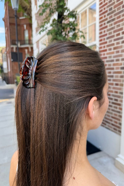 Brandy Melville Deals / Hair Shell Clip