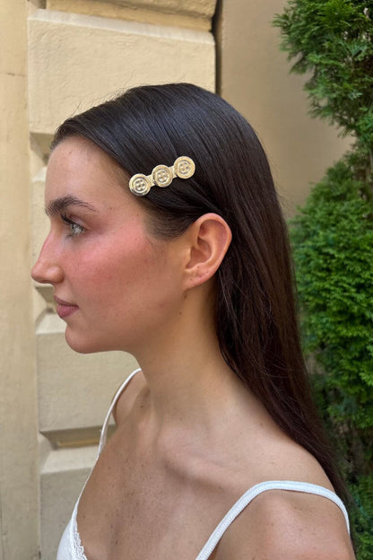 Brandy Melville Best Seller / Button Barrette