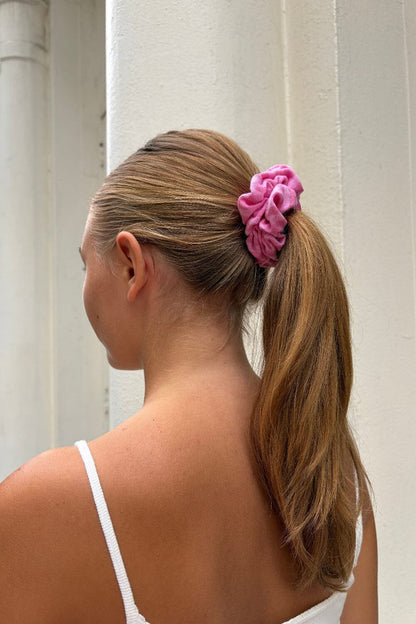 Brandy Melville Recommended / Striped Scrunchie