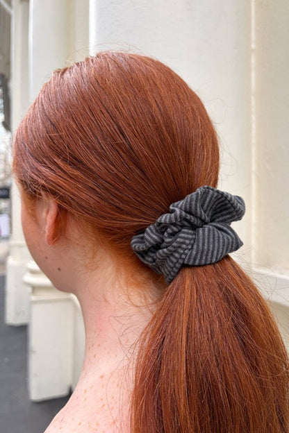 Brandy Melville Essential / Striped Scrunchie