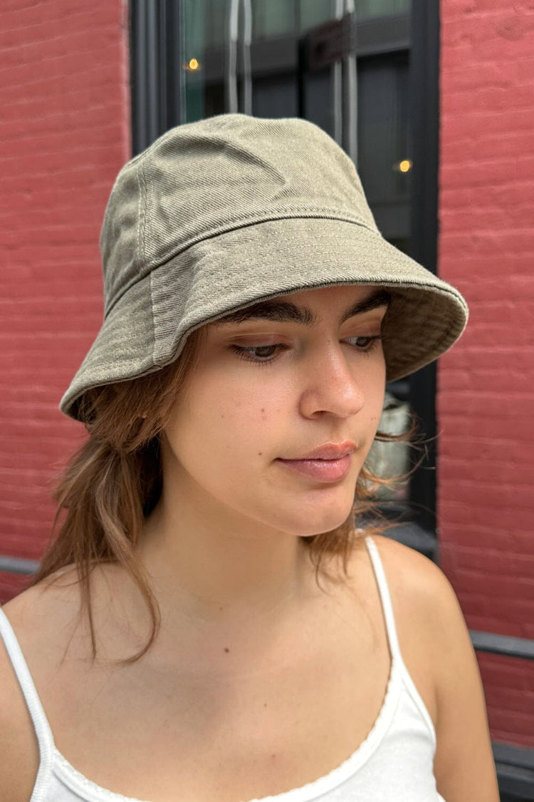 Brandy Melville Hot Sale / Bucket Hat