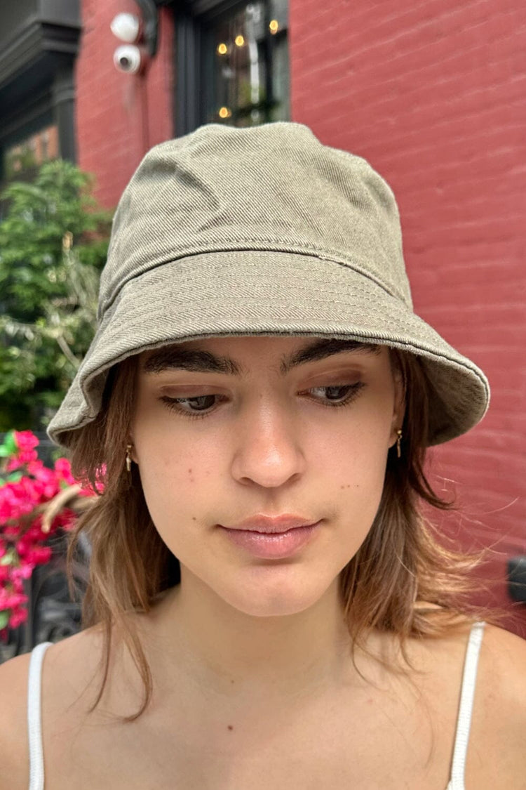 Brandy Melville Hot Sale / Bucket Hat