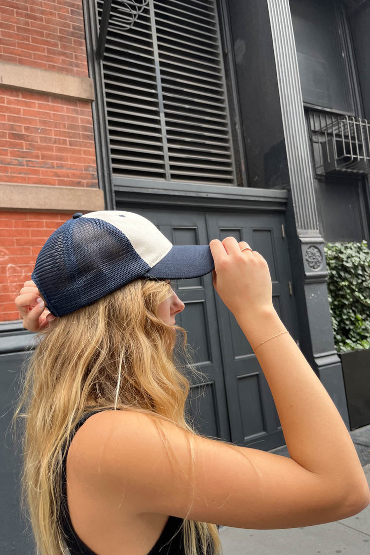 Brandy Melville Exclusive / Katherine Mesh Cap
