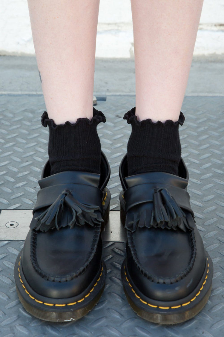 Brandy Melville Quality / Ruffle Ribbed Socks