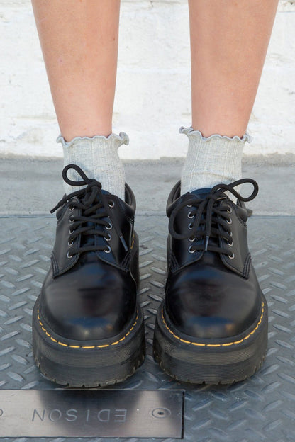 Brandy Melville Quality / Ruffle Ribbed Socks