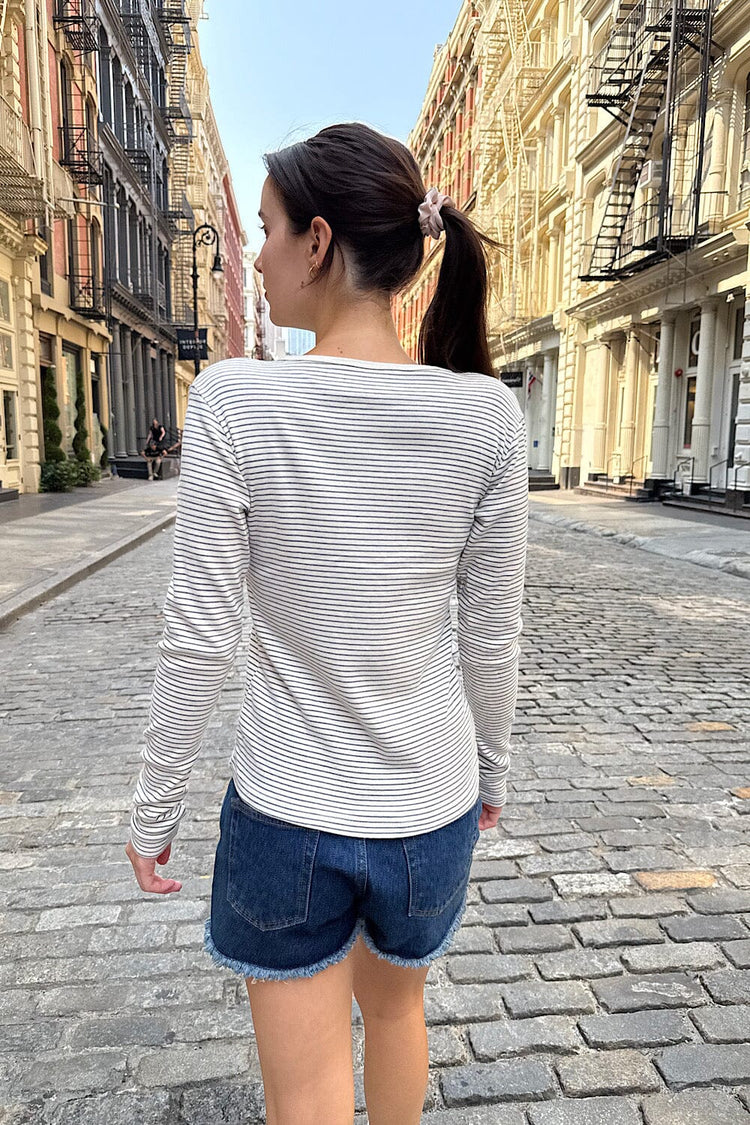 Brandy Melville Featured / Leah Striped Top
