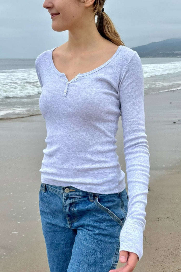Brandy Melville Customer Favorite / Zelly Long Sleeve Top